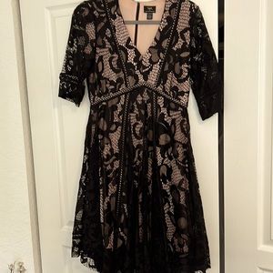 Lace maternity dress XS